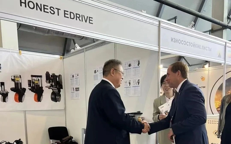 Onesto Edrive mette in mostra la forza all'expo industriale di 30000, guadagna il riconoscimento globale