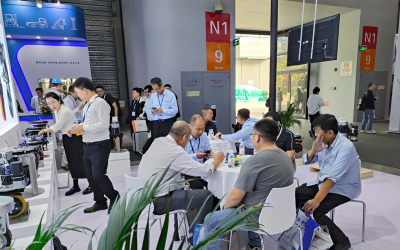 Recensione della mostra: lo splendore non si sbiadisce mai: uno scorcio nell'eleganza di Edrive onesto